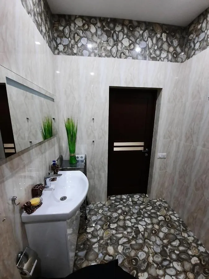 Studio Apartment With 3 Rooms On Dragomirova Str 키예프