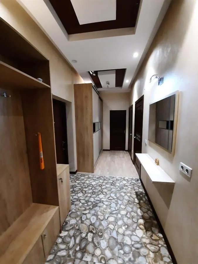 Studio Apartment With 3 Rooms On Dragomirova Str 키예프