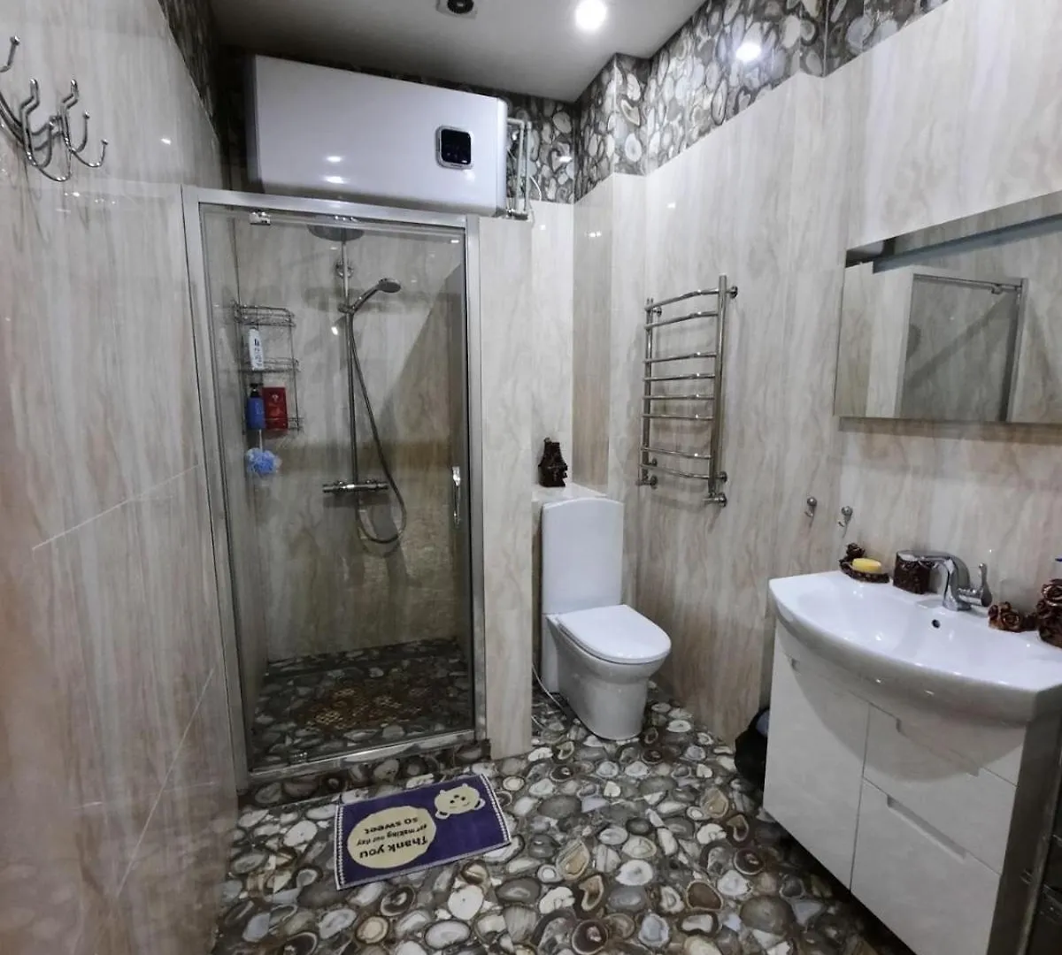 Studio Apartment With 3 Rooms On Dragomirova Str 키예프